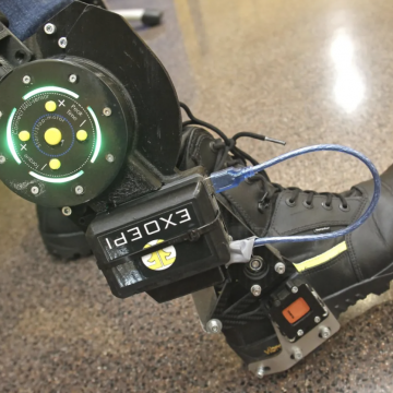Unas botas robotizadas que reducen la fatiga de los bomberos o personas con poca movilidad