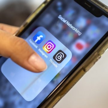 Instagram y Facebook aplicarán por defecto su configuración más restrictiva a menores