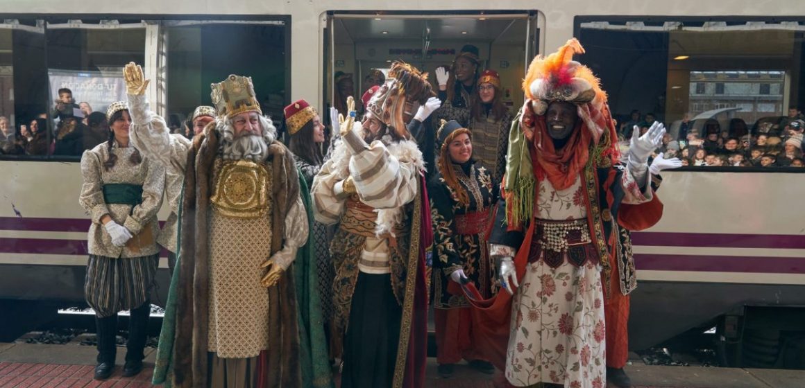 Los Reyes Magos son recibidos en Euskadi por miles de niños