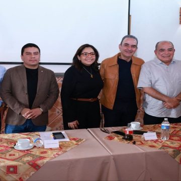 Renuncian cinco alcaldes de Puebla al PRI