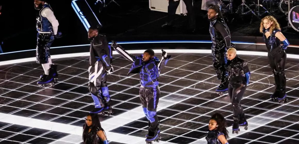 Usher, ‘el Rey’ del R&B, homenajeó a Michael Jackson durante su espectáculo en el Super Bowl