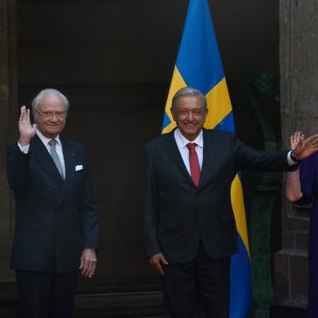 AMLO da la bienvenida en Palacio Nacional a Reyes de Suecia