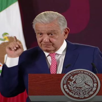 López Obrador exhibe vídeos de la irrupción policial ecuatoriana en la Embajada de México en Quito