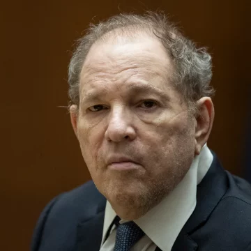 Un tribunal de Nueva York anula una de las condenas por abusos sexuales contra Harvey Weinstein