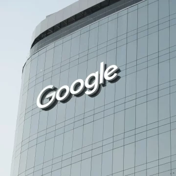 Google abre oficinas en El Salvador y anuncia 200 mil dólares para emprendedoras