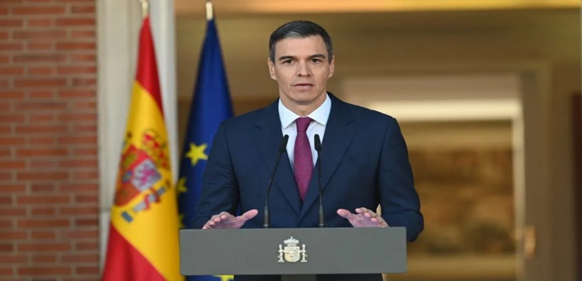 Pedro Sánchez decide seguir al frente del Gobierno “con más fuerza si cabe”