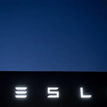 Elon Musk anuncia por correo electrónico el despido de unos 15,000 trabajadores de Tesla
