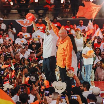 Máynez aventaja a Xóchitl Gálvez en encuesta realizada por Grupo Reforma
