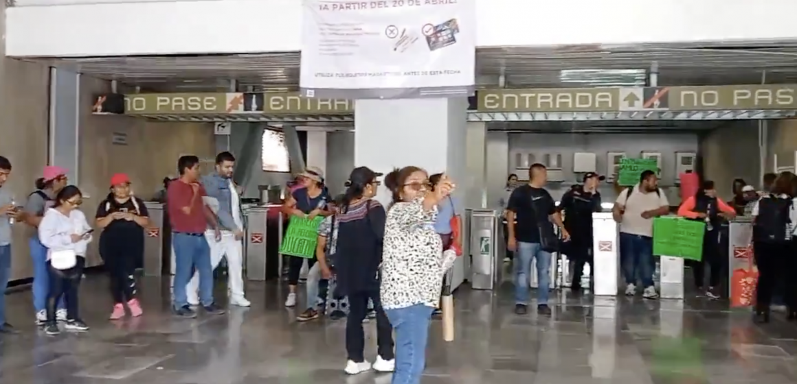 Integrantes de la CNTE permiten libre acceso en varias estaciones de la Línea 3 del Metro CDMX