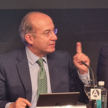 Calderón critica la reforma judicial de AMLO en el XVII Foro Atlántico desde España