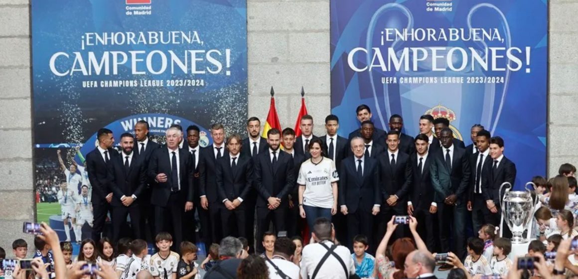 El Real Madrid celebra la decimoquinta en la Comunidad con otro homenaje a Kroos