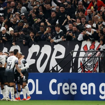 Corinthians esperará en octavos de Sudamericana a Barcelona o Bragantino