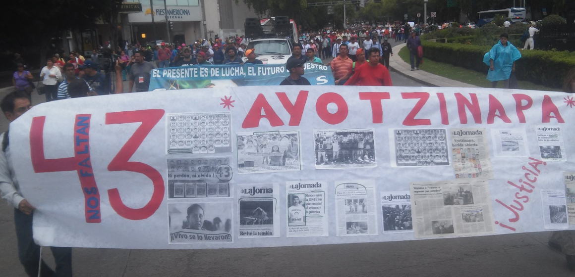 Corte da la razón a padres de Ayotzinapa y revoca acuerdo de 2018