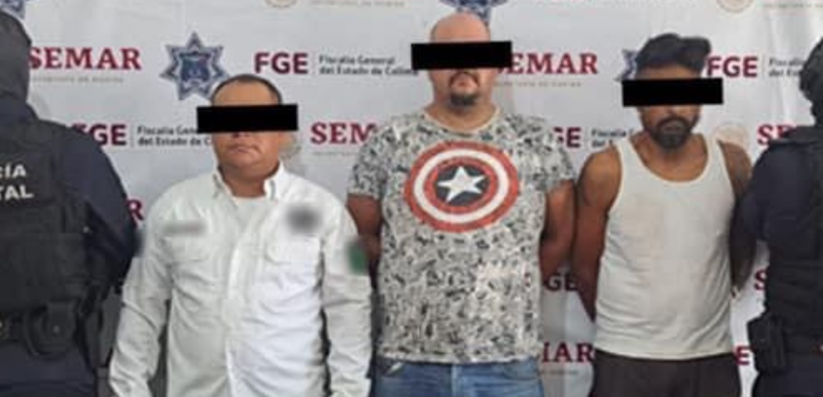 Detienen a tres presuntos huachicoleros, entre ellos un policía municipal en Colima