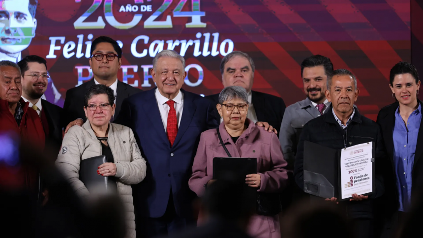 López Obrador lanza el Fondo de Pensiones y promete jubilaciones con sueldo completo en México