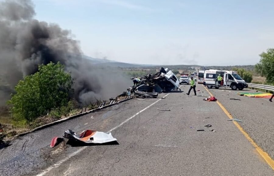 ACCIDENTE OAXACA MUERTOS CARRETERA