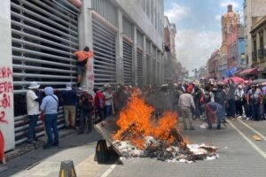 CNTE INCENDIO PROTESTAS MAESTROS