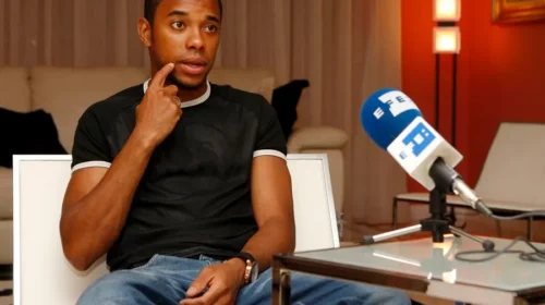 MD29-ARCHIVO-FUTBOL-ROBINHO-portada