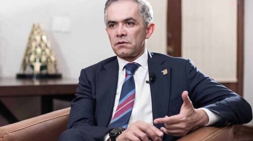 EUM20201021POL14.JPG CIUDAD DE MÉXICO. Politics/Política-Miguel Mancera.- 21 de octubre de 2020. La Contraloría General de Justicia de la Ciudad de México inhabilitó por un año a Miguel Ángel Mancera Espinosa, exjefe de Gobierno y senador de la República, para desempeñar empleos, cargos o comisiones en la administración pública de la capital, a petición del TEPJF por transgredir las normas electorales en 2018. Foto: Archivo Agencia EL UNIVERSAL/EELG