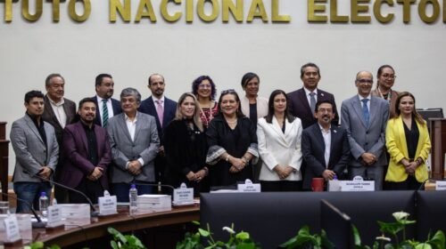 CIUDAD DE MÉXICO, 22ABRIL2026.- Blanca Yassahara Cruz García, Frida Denisse Gómez Puga y Arturo Manuel Chávez López, tomaron protesta como Consejeras y Consejero Electorales en el INE. 
FOTO: ANDREA MURCIA /CUARTOSCURO.COM