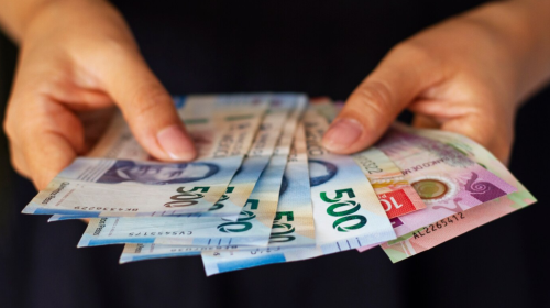 Salario - moneda mexicana