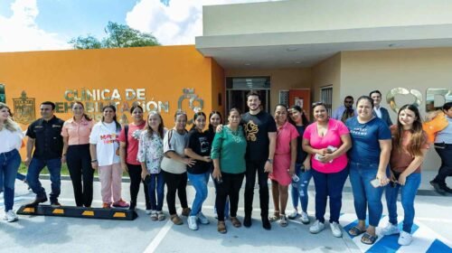 Samuel García entrega obras sociales y deportivas en Mina, Nuevo León