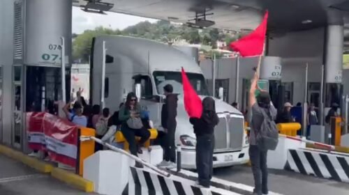 TOMA CASETAS CNTE AUTOPISTAS