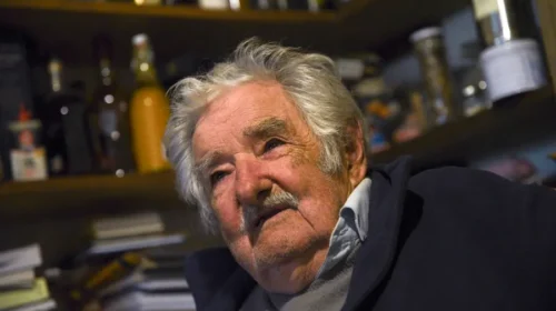 URUGUAY-MUJICA-002-2