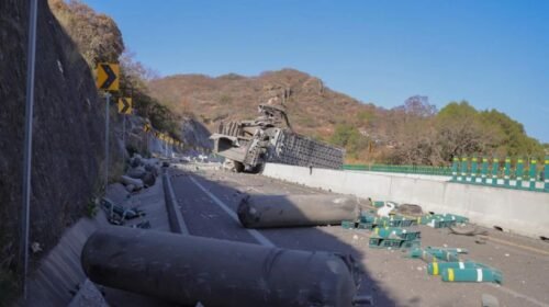 accidente pera cuautla camion volcado gas cierre circulacion