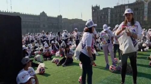 clase masiva zocalo futbol mundial