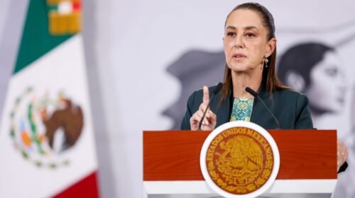 CIUDAD DE MÉXICO, 10DICIEMBRE2025.- Claudia Sheinbaum Pardo, presidenta de México, encabezó la conferencia Mañanera del Pueblo en la que se expusieron los avances y calendario de actividades del Plan Michoacán por la Paz y la Justicia. 

FOTO: GALO CAÑAS/CUARTOSCURO.COM