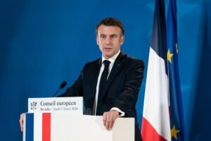 emmanuel macron francia recorte fiscal gastos sociales economía