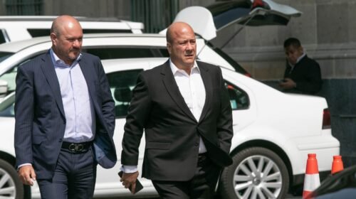 CIUDAD DE MÉXICO, 22ABRIL2024.- Enrique Alfaro, gobernador de Jalisco, llega a Palacio Nacional, en donde se llevaron a cabo una reunión entre maestros de la CNTE y el Ejecutivo Federal. FOTO: MOISÉS PABLO/CUARTOSCURO.COM