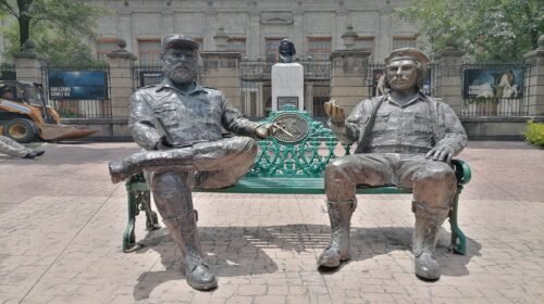 estatuas che guevara fidel castro alessandra rojo de la vega
