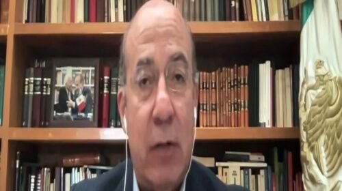 felipe calderon decapitacion estatua los pinos respuesta