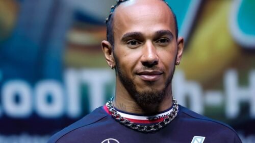 AME3162. SAO PAULO (BRASIL), 01/11/2023.- El piloto británico Lewis Hamilton de la escudería Mercedes participa en una rueda de prensa hoy, en Sao Paulo (Brasil). El Gran Premio de Brasil de Fórmula Uno se correrá el próximo domingo en el autódromo de Interlagos. EFE/ Sebastiao Moreira