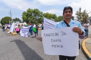Protesta personal de Salud en Toluca