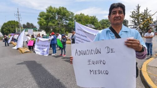 Protesta personal de Salud en Toluca