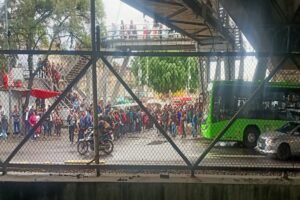 linea 8 metro sin servicio transporte publica lluvias afectaciones