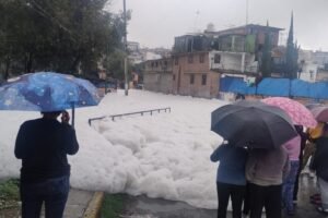 naucalpan lluvias inundaciones espumea presa desbordamiento