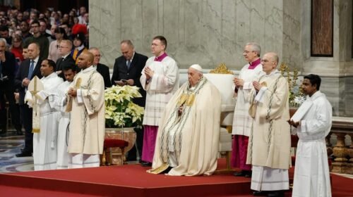 Vatican City (Vatican City State (holy See)), 01/01/2024.- Pope Francis (C) leads the Holy Mass for the Solemnity of Mary, Mother of God in Saint Peter's Basilica, in Vatican City, 01 January 2024. (Papa) EFE/EPA/GIUSEPPE LAMI