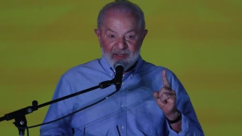 El presidente de Brasil, Luiz Inácio Lula da Silva, participa en el evento de lanzamiento de lanzamiento del programa "Petrobras Ejes de Selección Cultural-Novos, este viernes en el Museo de Arte Moderno (MAM) de Río de Janeiro (Brasil). EFE/André Coelho