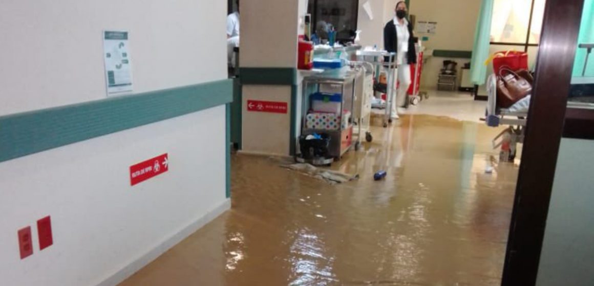 Tormenta tropical “Alberto” deja inundaciones en Hospital de la Niñez en Oaxaca